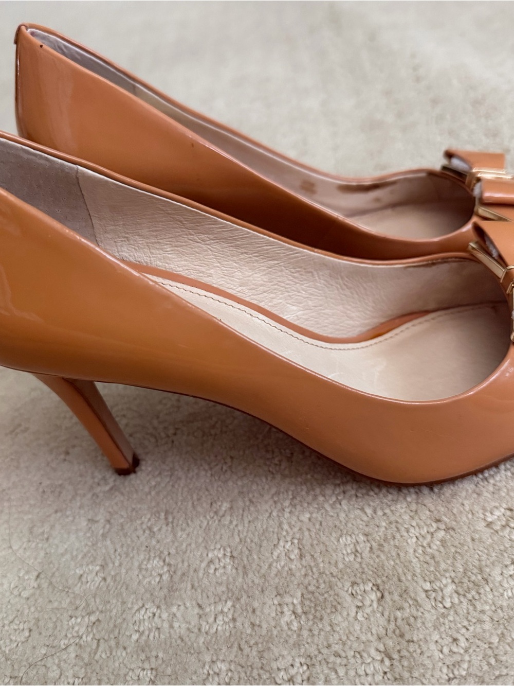 Women's Dusty Rose / Pink Patent Pointed-Toe Bow Heels - Picture 5 of 8